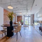 Metropolis Apartments