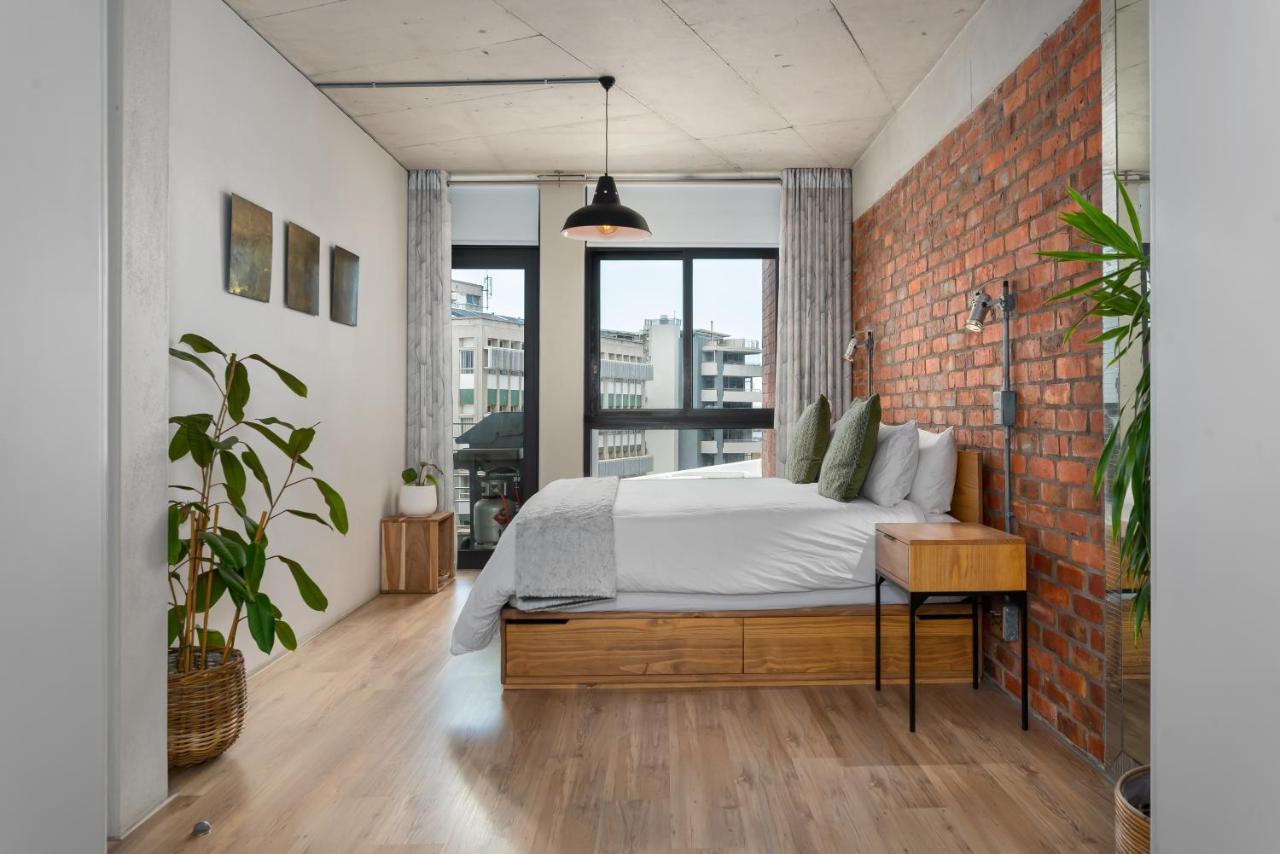 Metropolis Apartment *