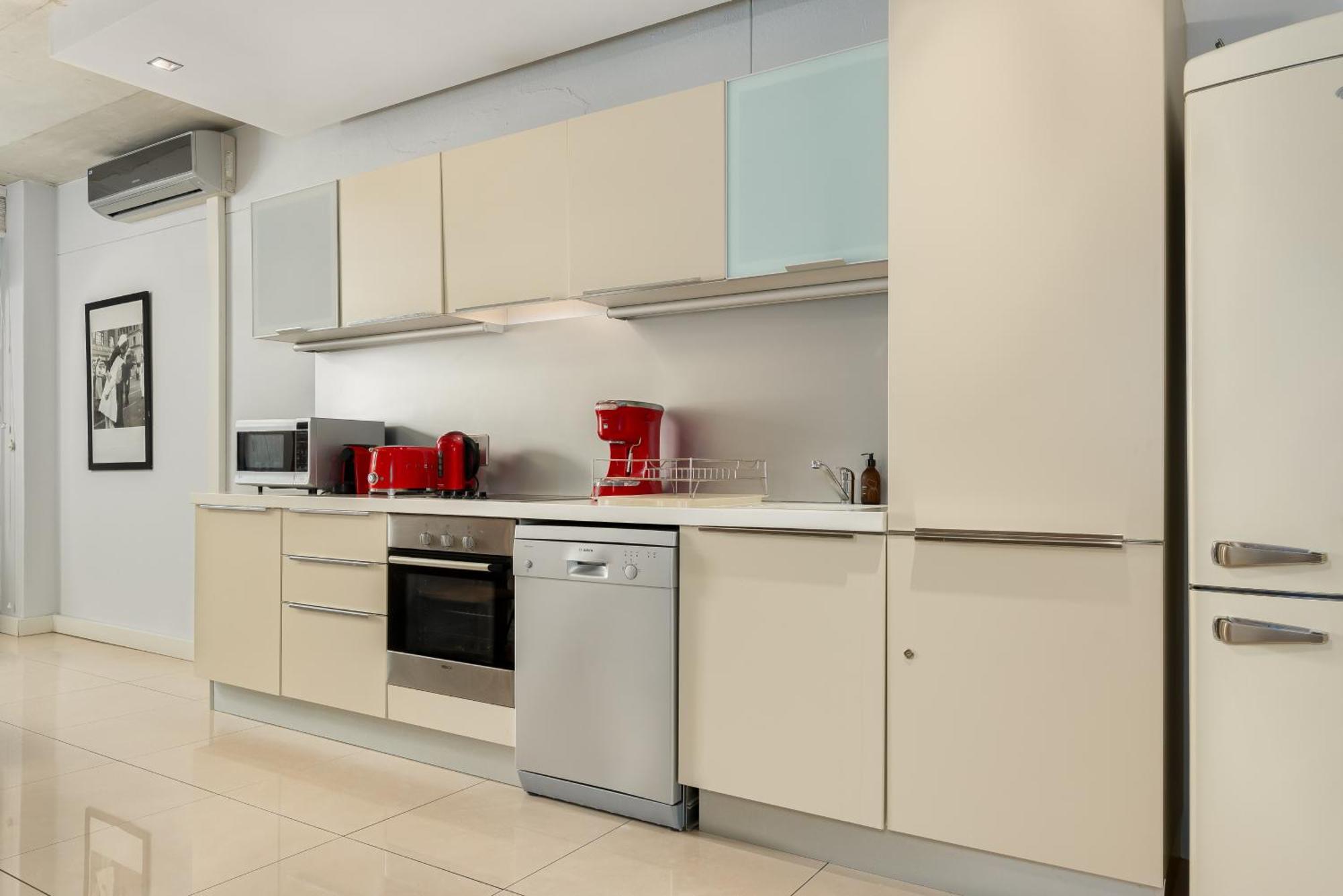 Metropolis Apartment *