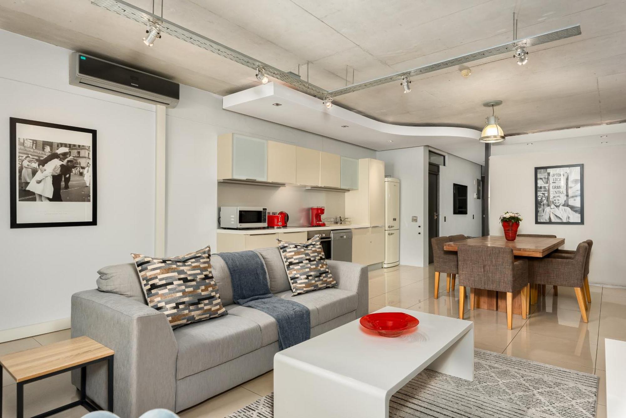 Metropolis Apartment *