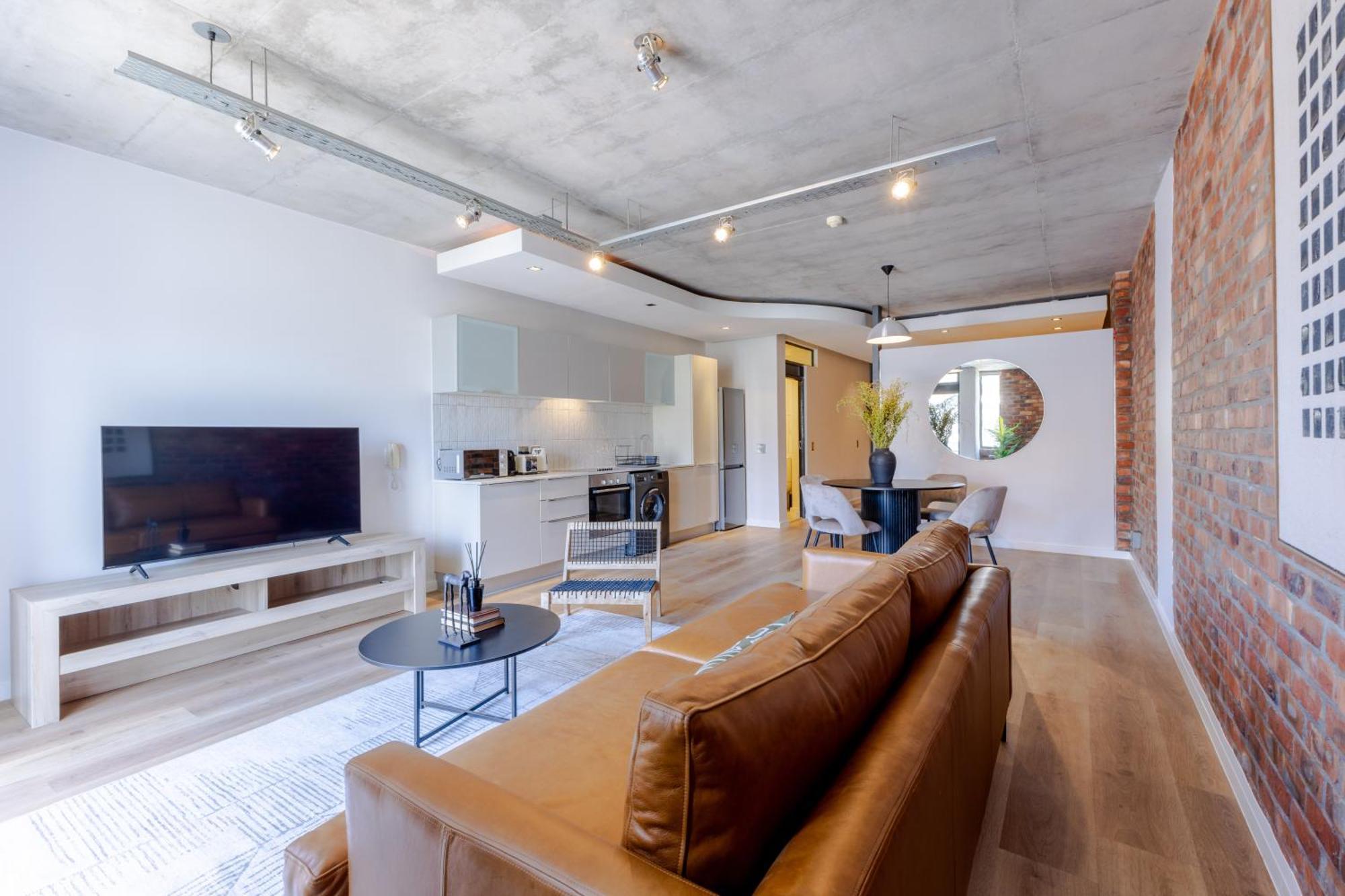Metropolis Apartment *